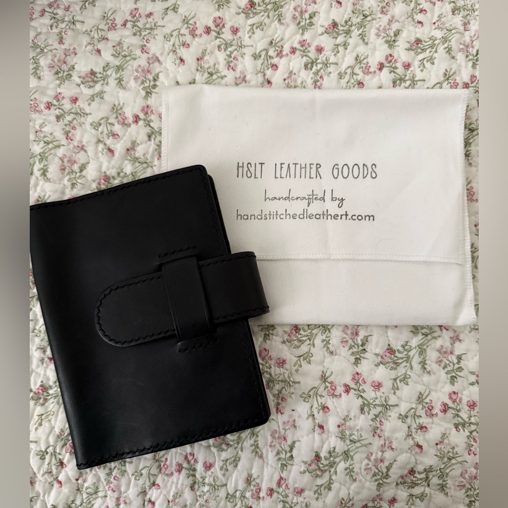HandStitchedleathert HSLT A6 Black